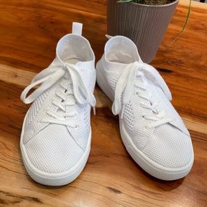 White Sneakers-Cool Mesh sz7